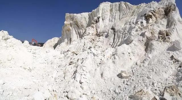 如何高效、快速地改性高岭土?——普达高岭土包装真空吸尘机