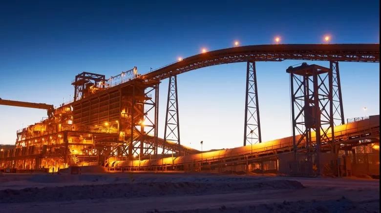 伦敦金属交易所(LME)铜价上涨1.2%，智利一家铜矿可能发生罢工。